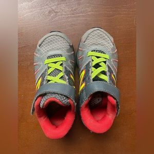 Kids 7.5 Newbalance sneakers